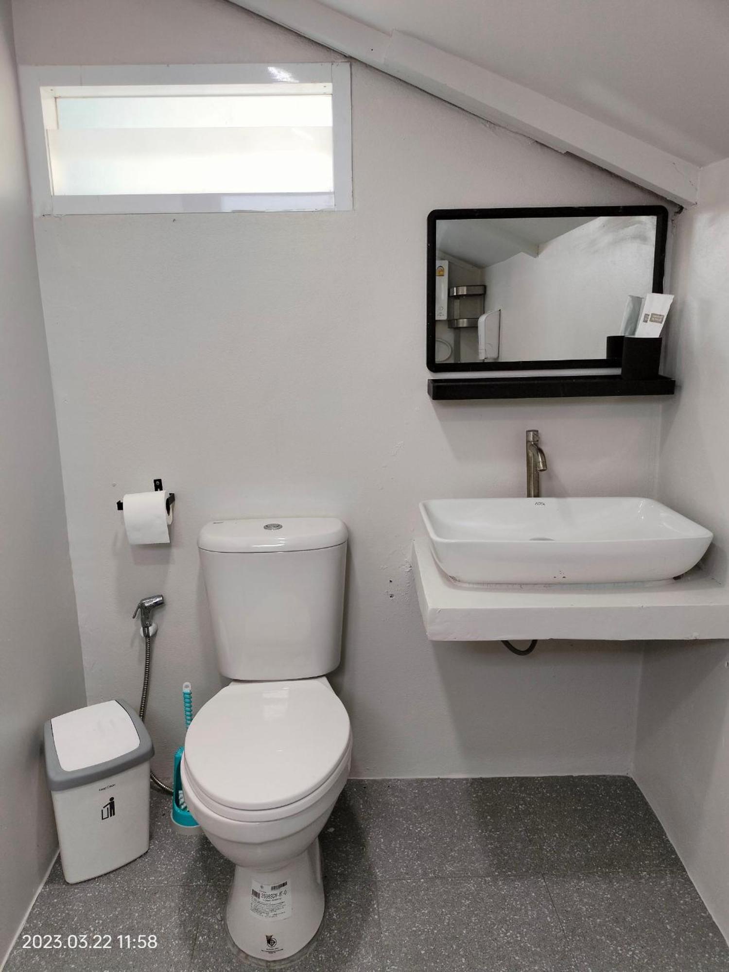 Sand Terrace Beach Bungalows Ban Tai Room photo