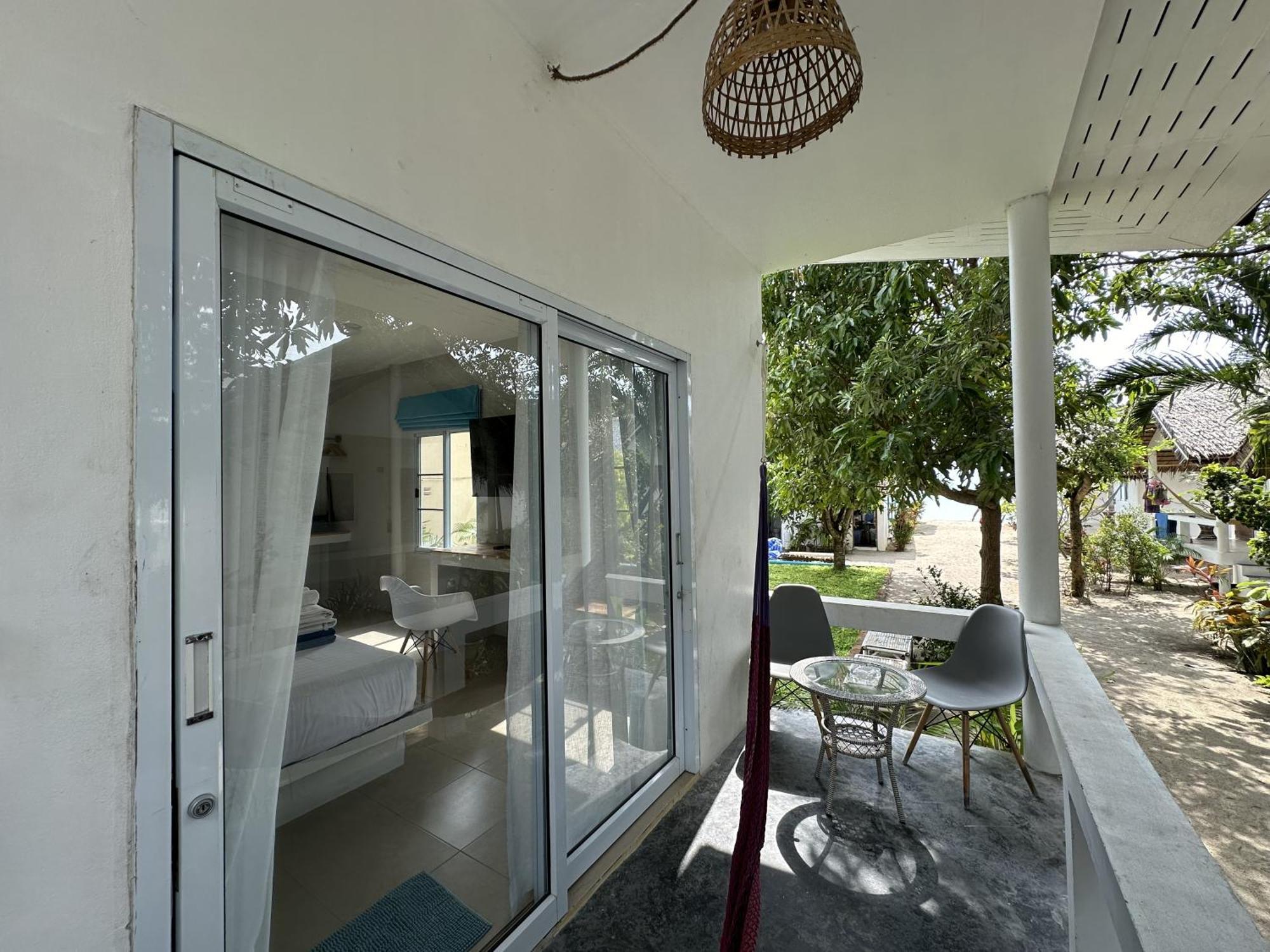Sand Terrace Beach Bungalows Ban Tai Room photo