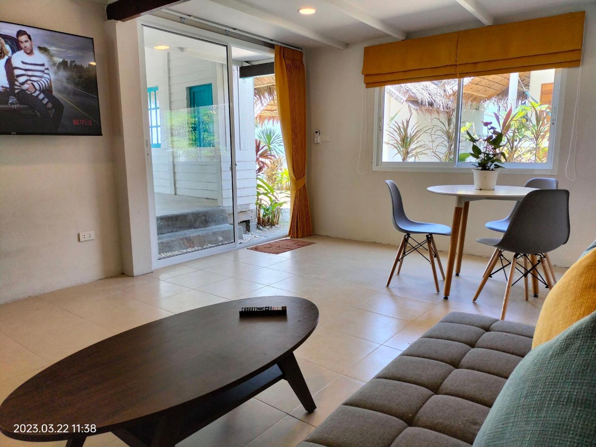 Sand Terrace Beach Bungalows Ban Tai Room photo