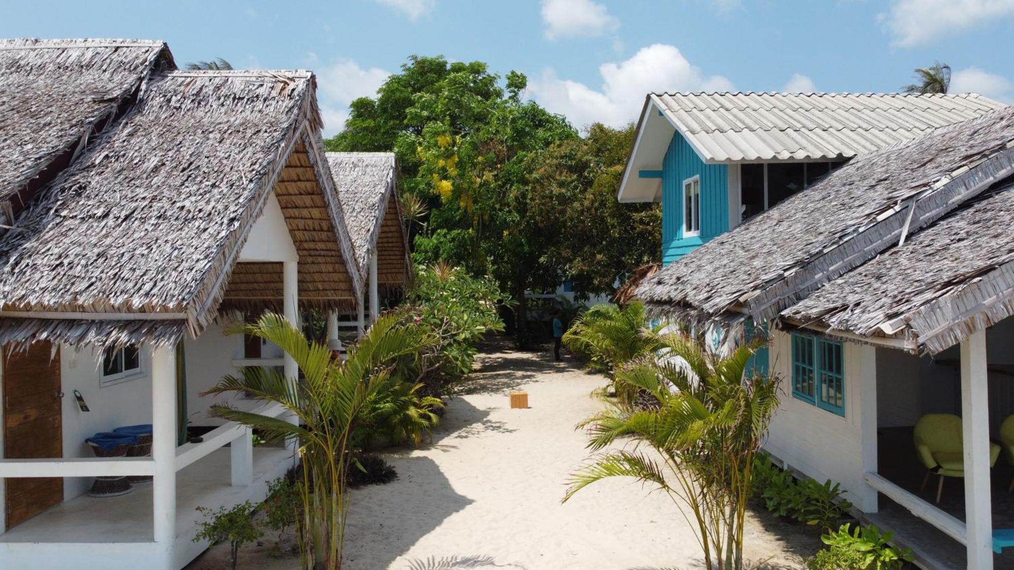 Sand Terrace Beach Bungalows Ban Tai Exterior photo