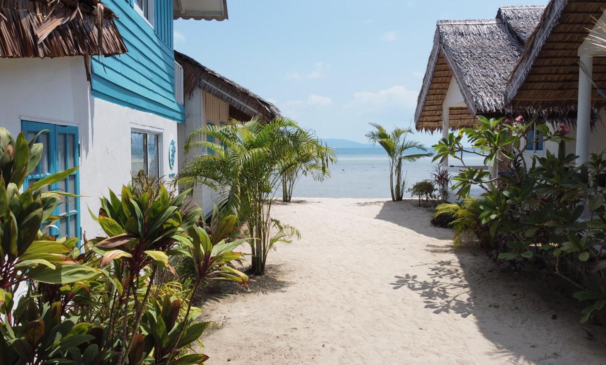 Sand Terrace Beach Bungalows Ban Tai Exterior photo